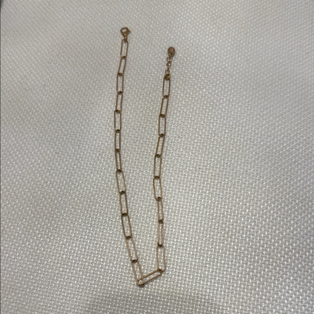 Elegant Gold Chain Necklace
